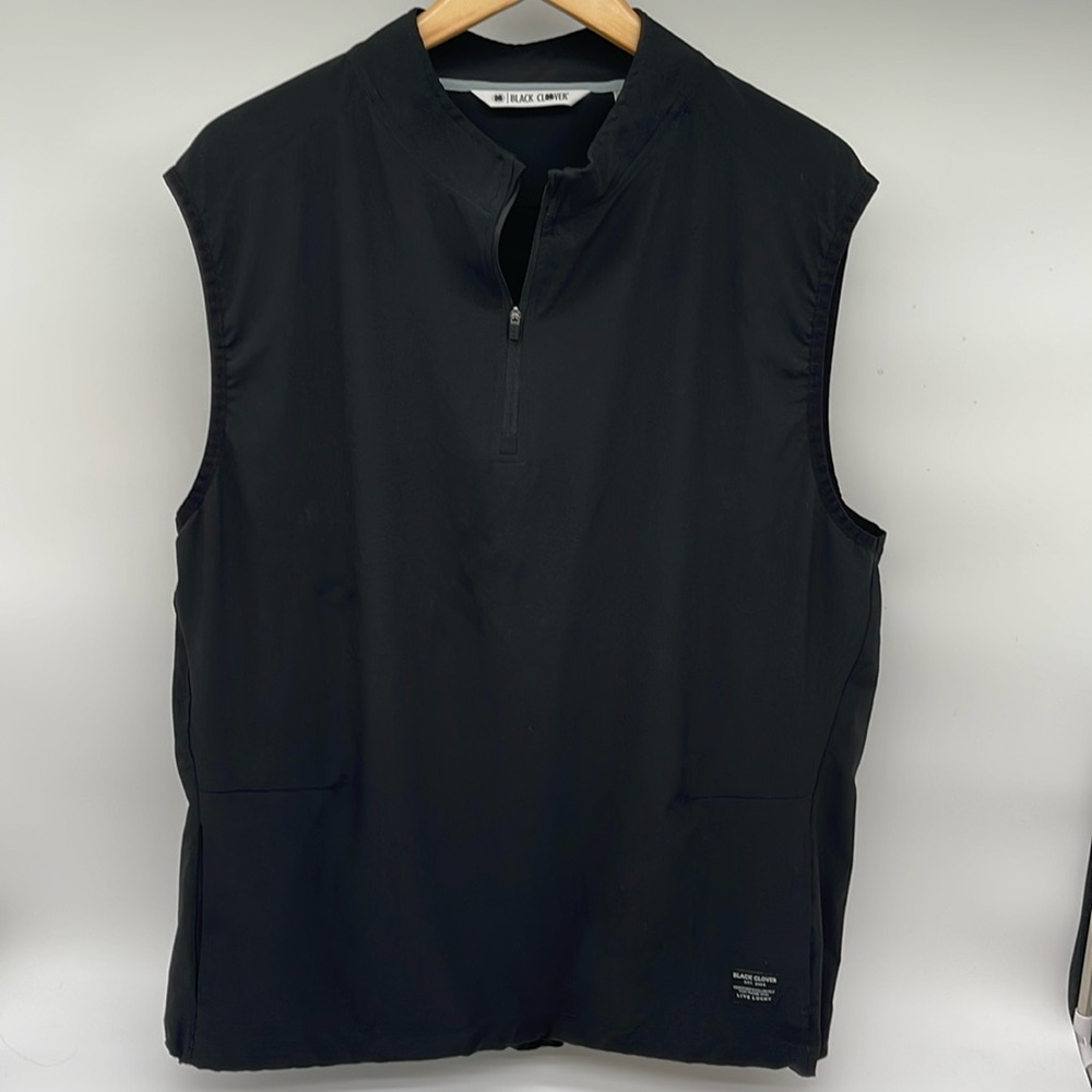 Black Clover Men’s 1/4 Zip Black Vest XL